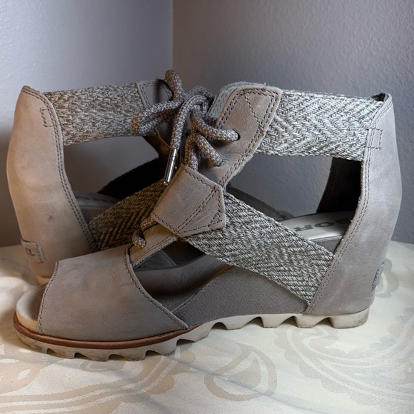 Sorel Women's Joanie Lace Wedge Sandals. - Picture 9 of 16
